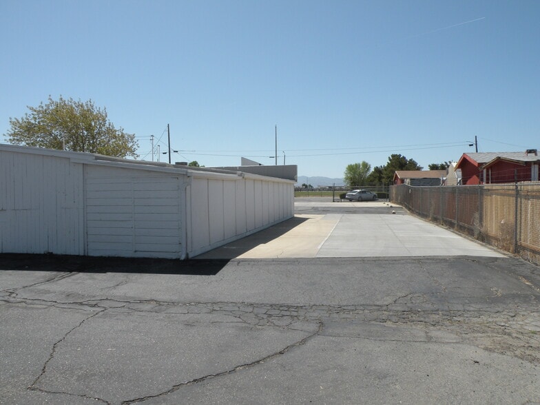 More Photos Of 3121 E Avenue I, Lancaster Freestanding For Sale