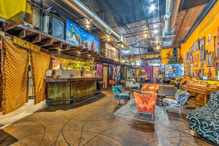 More Photos Of 305 8th St, Augusta Freestanding For Lease