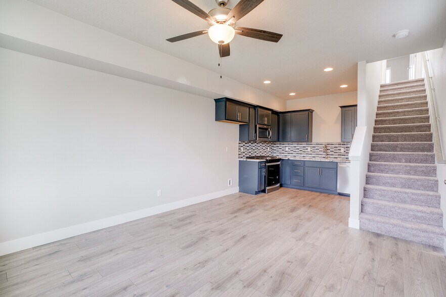 More Photos Of 2924 NW 16th St, Battle Ground Apartments For Sale