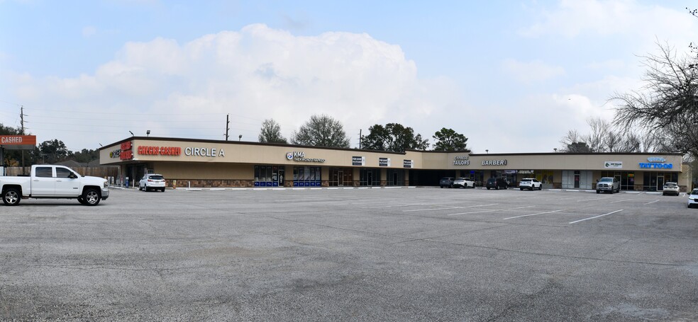 Primary Photo Of 11302-11332 Huffmeister Rd, Houston Unknown For Lease