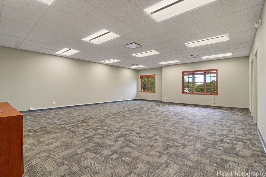 More Photos Of 3 Executive Ct, South Barrington Medical For Lease