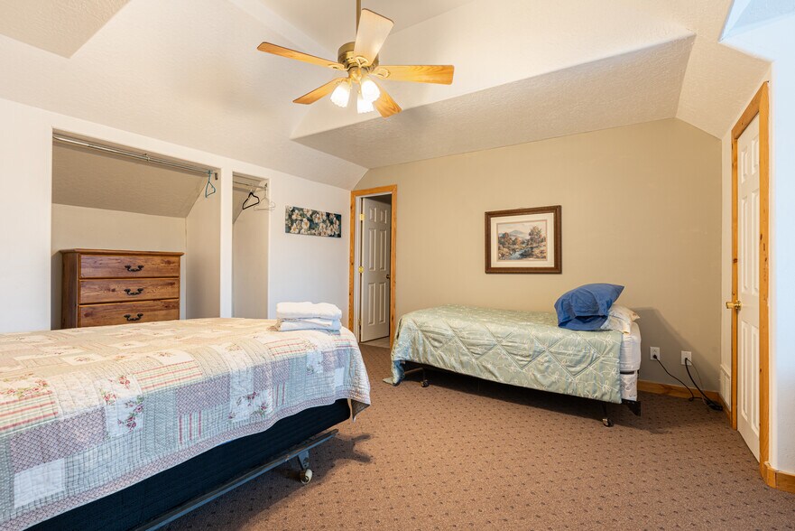 More Photos Of 11550 Pigeon Hollow Rd, Spring City Hotel For Sale