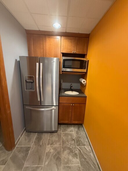 More Photos Of 30 Airport Rd, West Lebanon Office For Lease