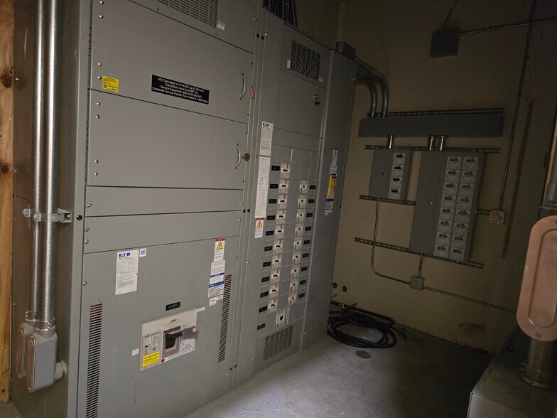 More Photos Of 2900-2902 Rucker Ave, Everett Freestanding For Lease