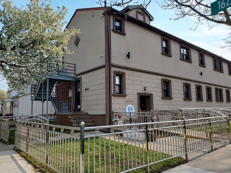 Primary Photo Of 16040 78th Rd, Flushing Medical For Lease