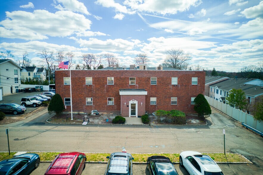 More Photos Of 101 West St, Hillsdale Office For Lease
