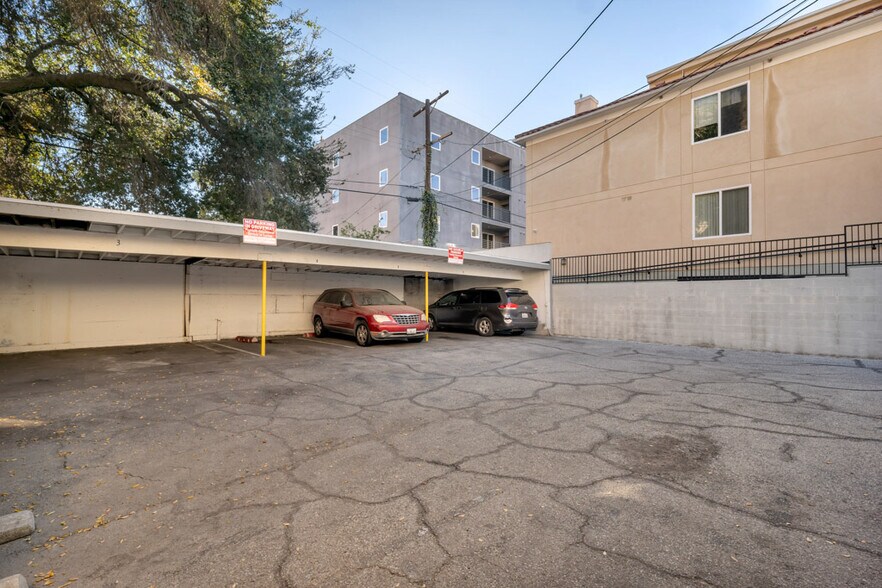 More Photos Of 14622 Sylvan St, Van Nuys Apartments For Sale
