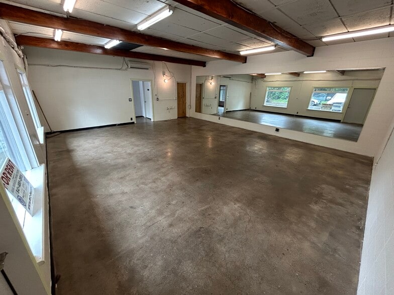 More Photos Of 245 Van Buren St, Eugene Freestanding For Lease