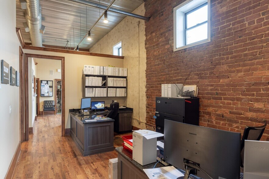 More Photos Of 2401 Broad Street, Chattanooga Office For Sale