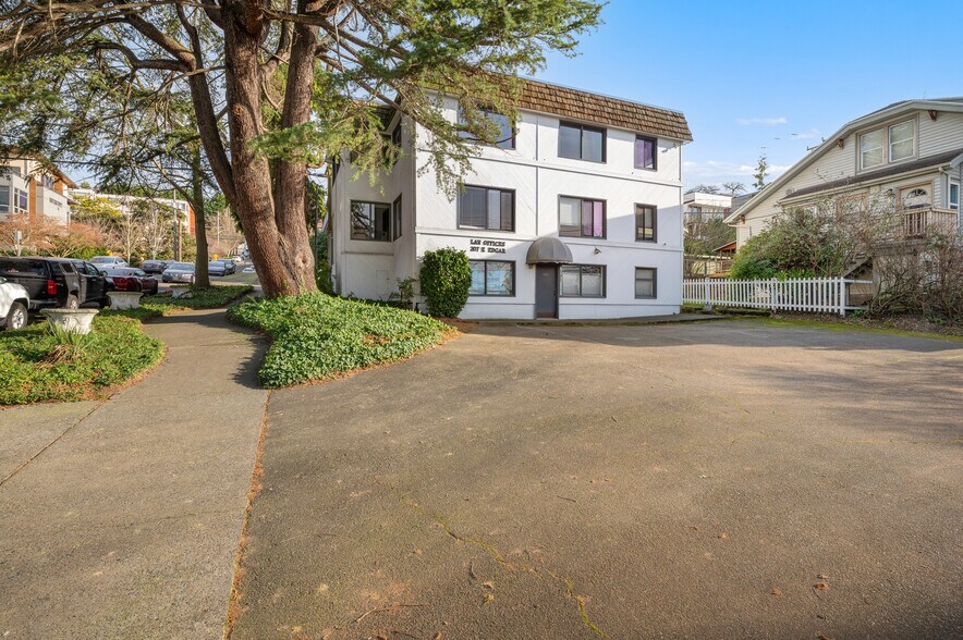 More Photos Of 207 Edgar St, Seattle Office For Sale