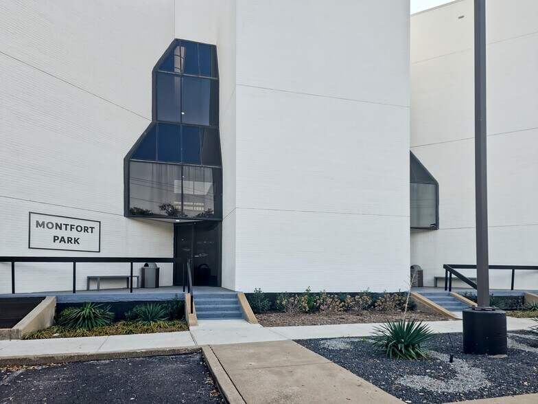 More Photos Of 13747 Montfort Dr, Dallas Coworking Space