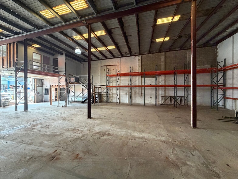 More Photos Of 1923 Republican St, Honolulu Warehouse For Lease