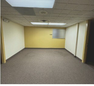 More Photos Of 21540 W 11 Mile Rd, Southfield Medical For Lease
