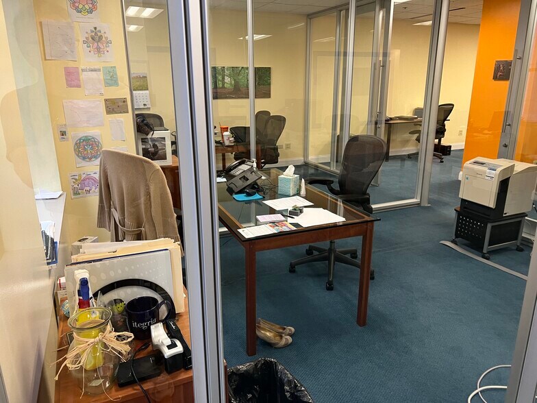 More Photos Of 211 W Wacker Dr, Chicago Office For Lease
