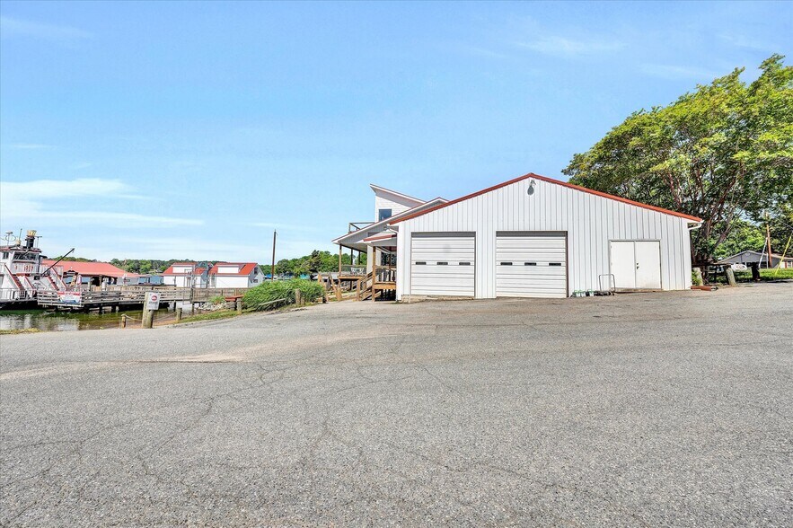 More Photos Of 3619 Airport Rd, Moneta Marina For Sale