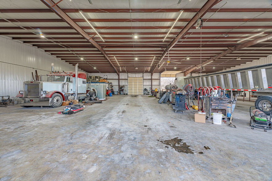 More Photos Of 4610 E Highway 199, Springtown General Retail For Sale