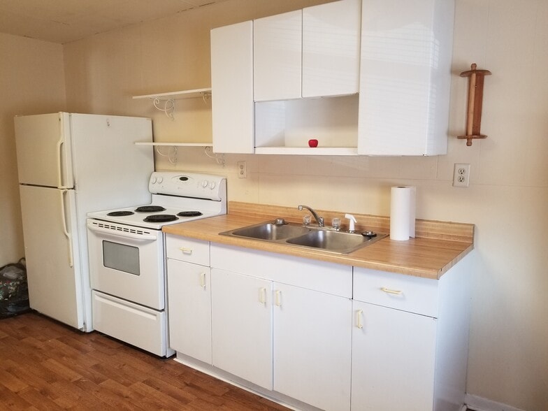 More Photos Of 212 20th St, Huntington Storefront Retail Residential For Sale