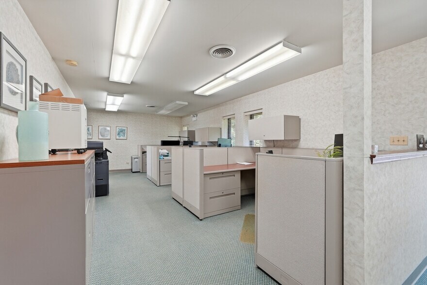 More Photos Of 8265 S Archer Ave, Willow Springs Medical For Sale