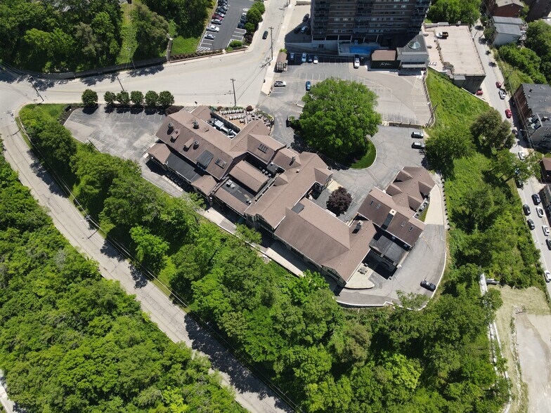 More Photos Of 1077 Celestial St, Cincinnati Office For Lease