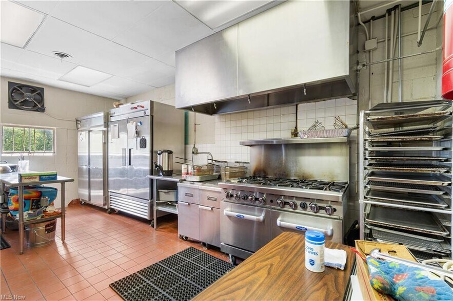 More Photos Of 6483 State Rd, Parma Office For Sale