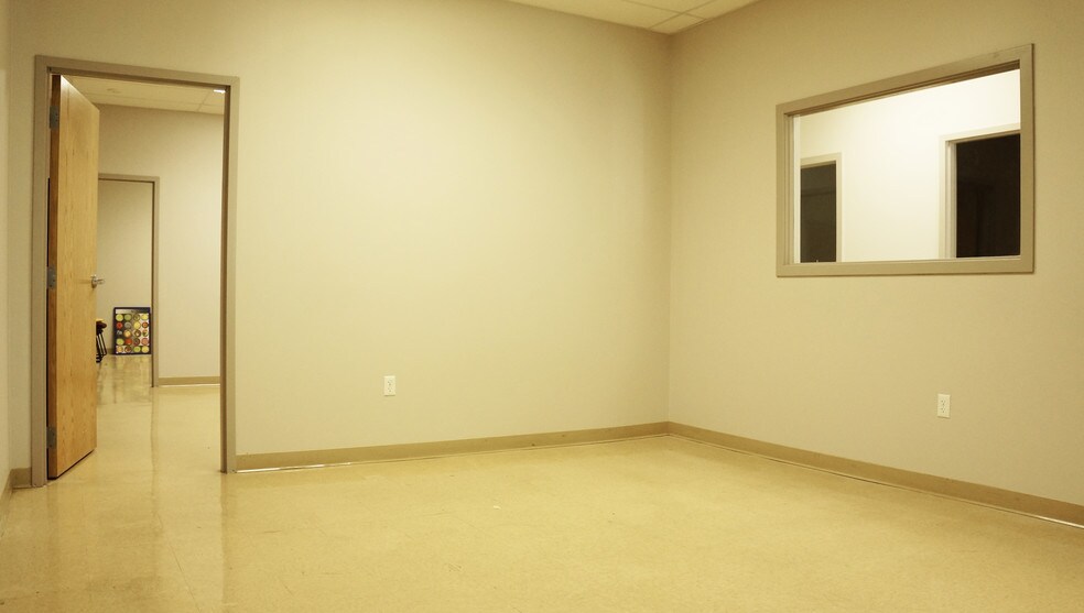 More Photos Of 1 Commercial St, Branford Warehouse For Lease