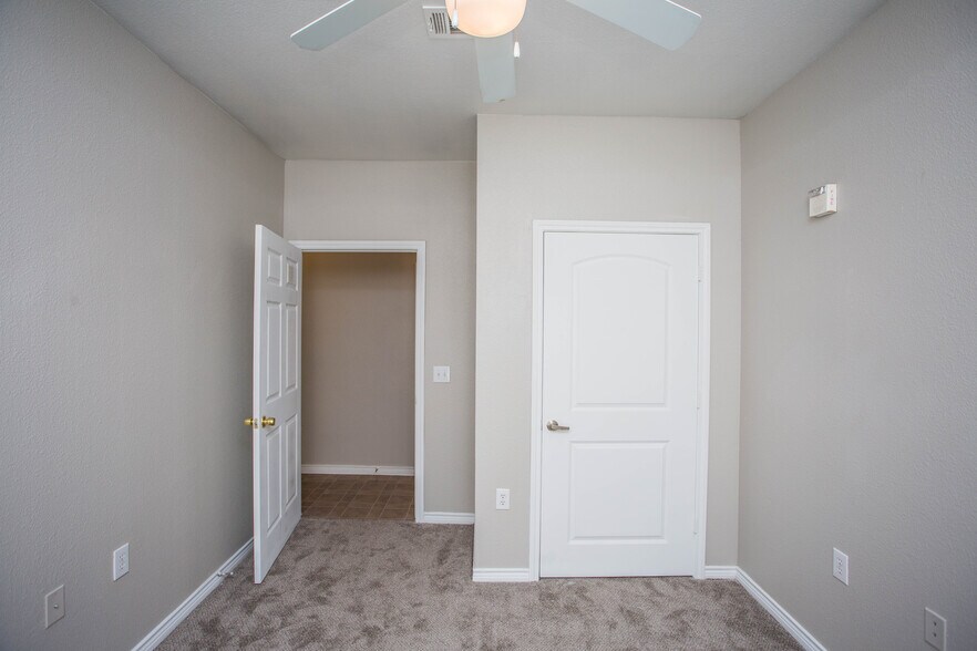 More Photos Of 2627 Oak Dr, Lubbock Apartments For Sale