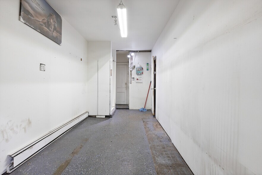 More Photos Of 10 W Sandford Blvd, Mount Vernon Manufacturing For Sale