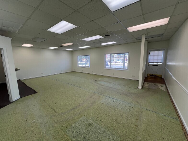 More Photos Of 6400-6406 E Brainerd Rd, Chattanooga Office For Lease