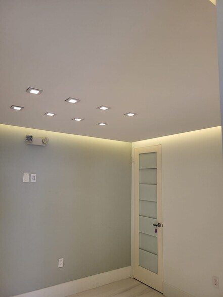 More Photos Of 8238-8270 NW South River Dr, Miami Industrial For Lease