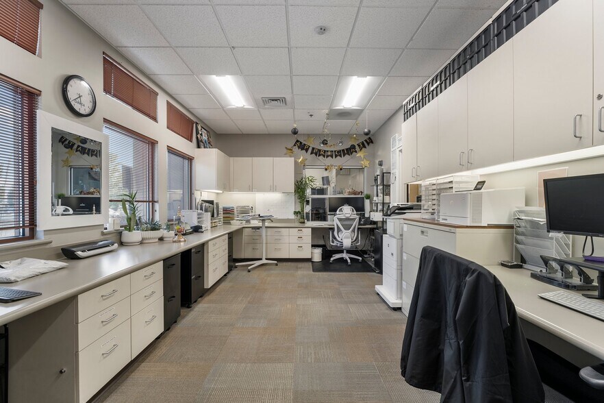 More Photos Of 6825 Burden Blvd, Pasco Medical For Lease