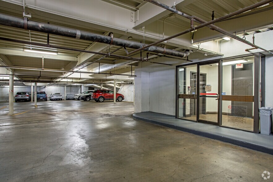 More Photos Of 1305 W 34th St, Austin Medical For Lease