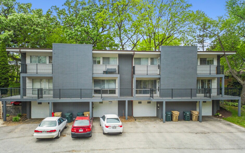 More Photos Of 1109 Catalpa Cir, Madison Multifamily For Sale