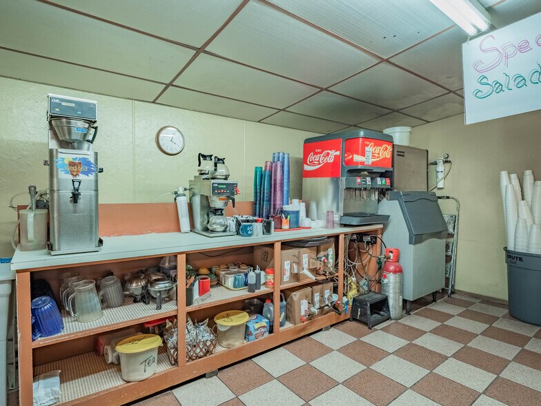 More Photos Of 424 N Texas St, De Leon Restaurant For Sale