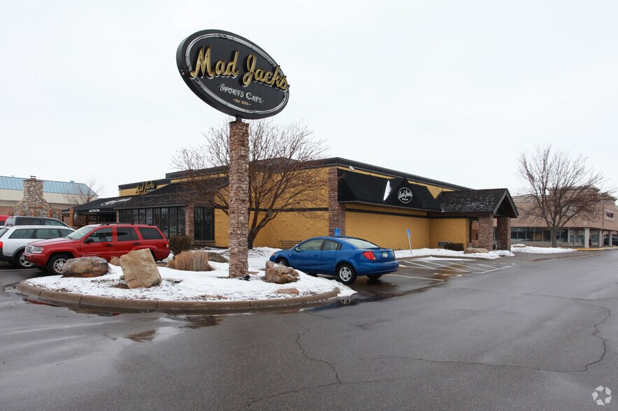 More Photos Of 8078 Brooklyn Blvd, Brooklyn Park Restaurant For Sale