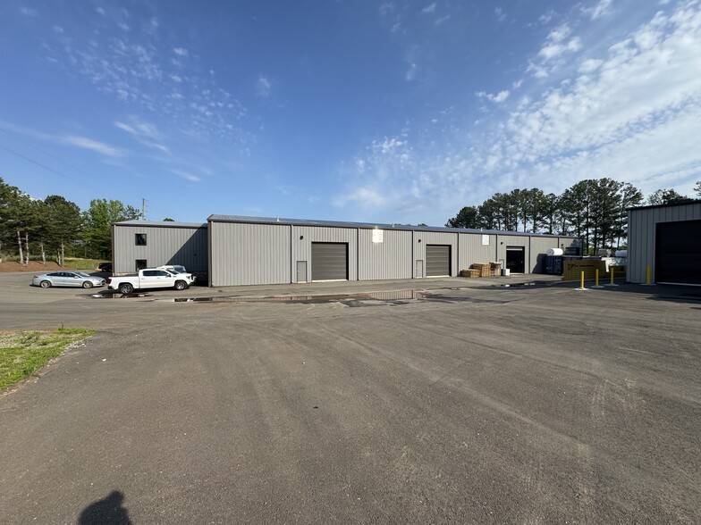 More Photos Of 161 Don Westbrook Ave S, Jasper Manufacturing For Sale