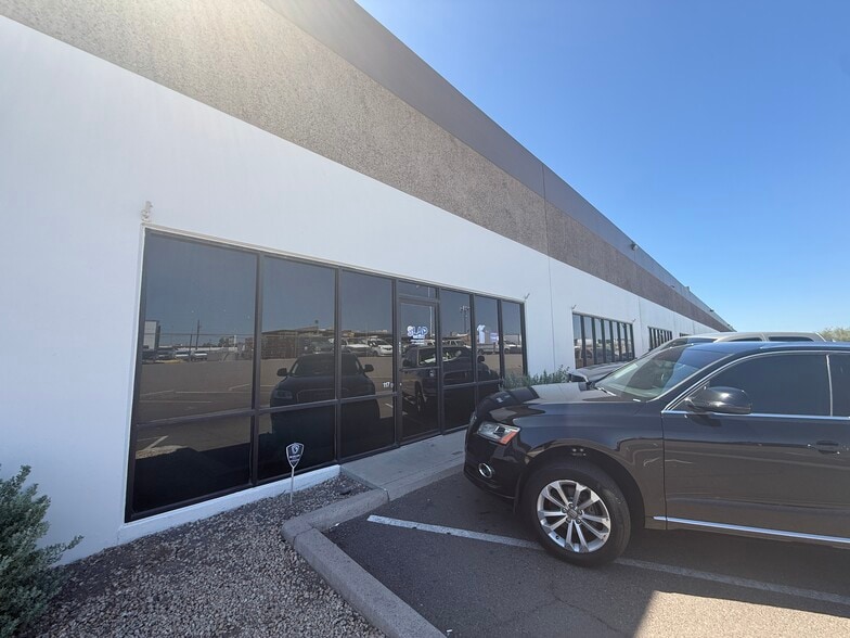More Photos Of 2517 W McDowell Rd, Phoenix Warehouse For Lease