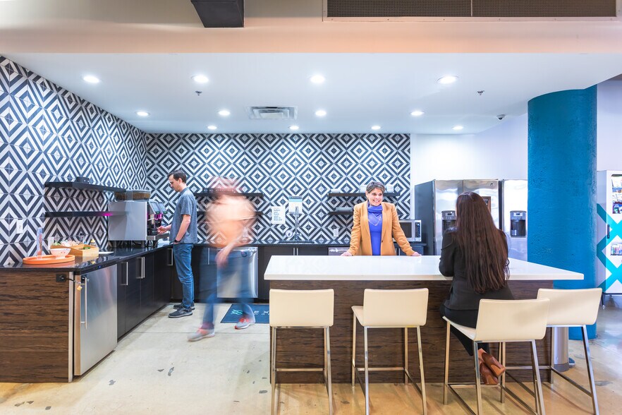 More Photos Of 25 N Market St, Jacksonville Coworking Space