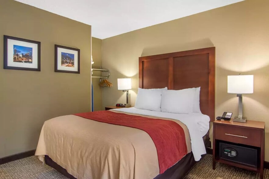 More Photos Of 5793 Roswell Rd NE, Atlanta Hotel For Sale