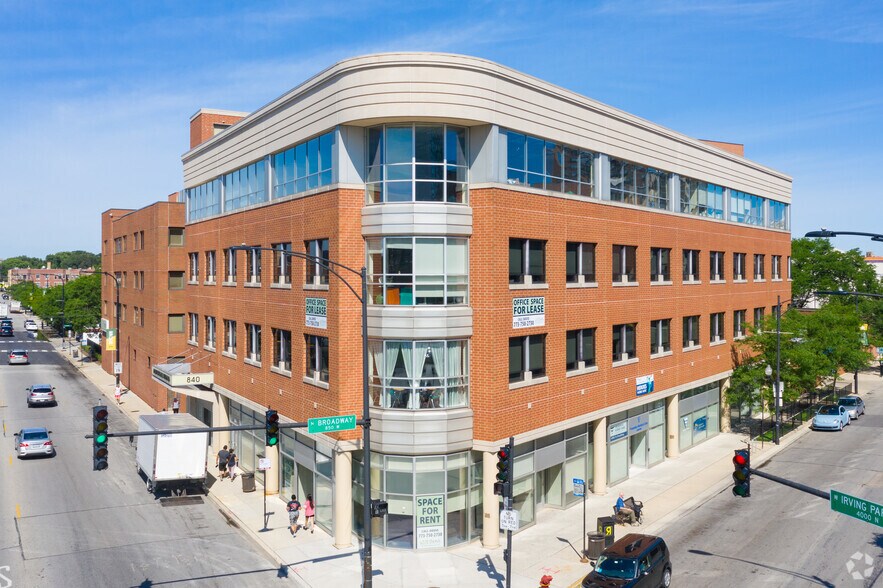 More Photos Of 840 W Irving Park Rd, Chicago Medical For Lease