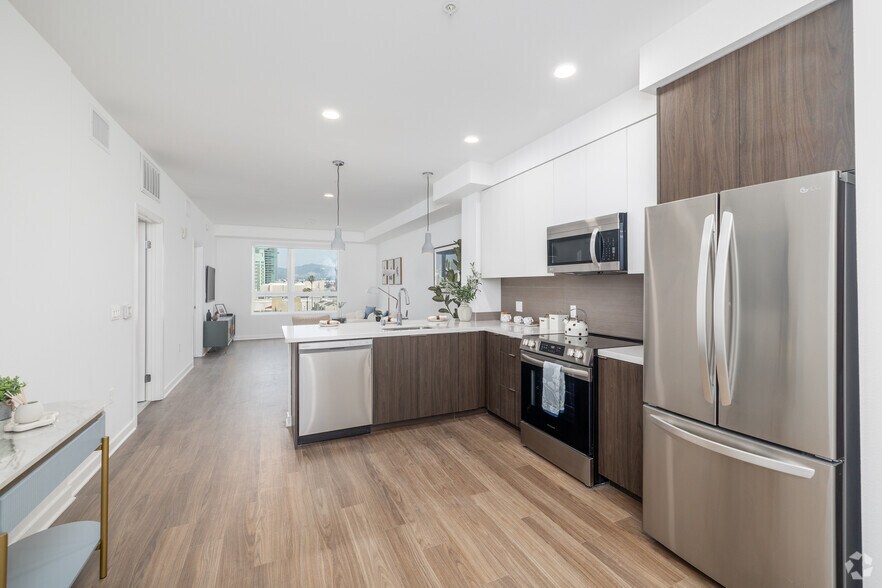 More Photos Of 800-808 S Western Ave, Los Angeles Multifamily For Sale