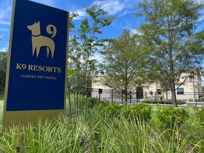 More Photos Of 2386 Florida Highway 426 Hwy, Oviedo Veterinarian Kennel For Sale