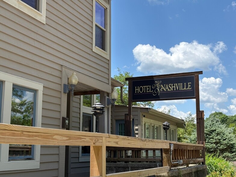 Primary Photo Of 245 N Jefferson St, Nashville Hotel For Sale