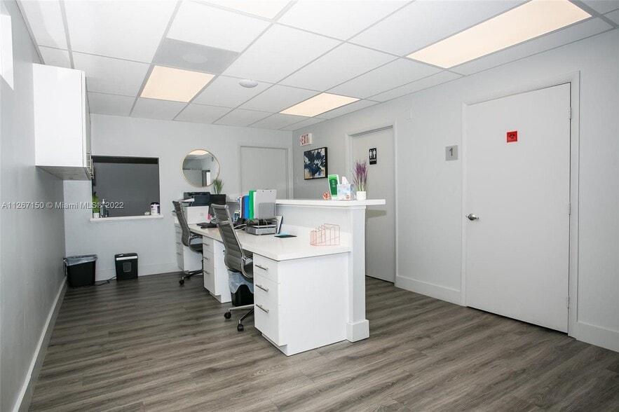 More Photos Of 1380 NE Miami Gardens Dr, North Miami Beach Medical For Lease