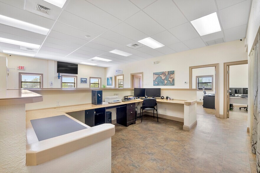 More Photos Of 1133 53rd Ct N, Mangonia Park Warehouse For Sale