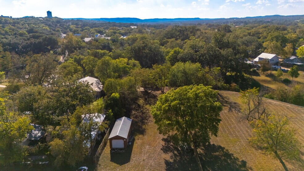 More Photos Of 322 S Main St, Boerne General Retail For Sale