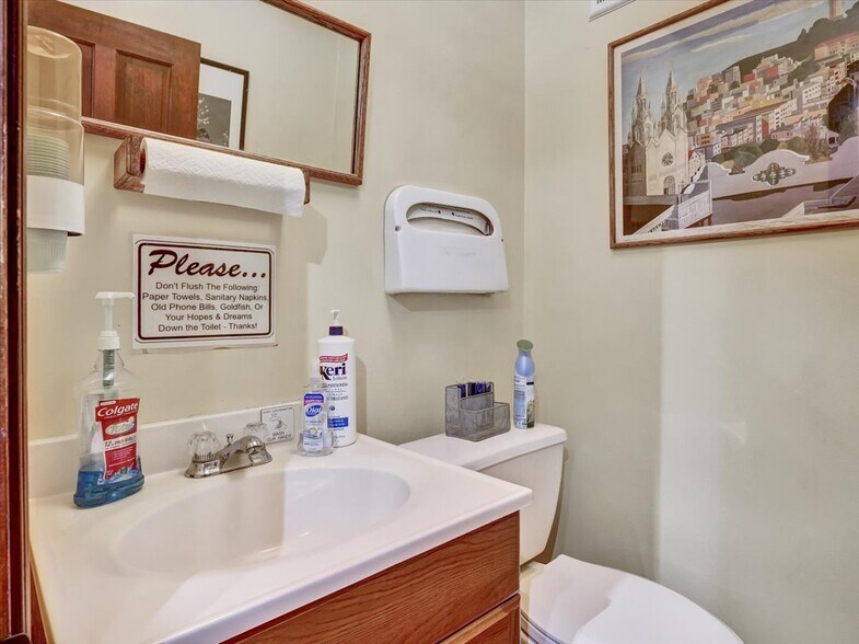 More Photos Of 2250 Union St, San Francisco Storefront Retail Office For Lease