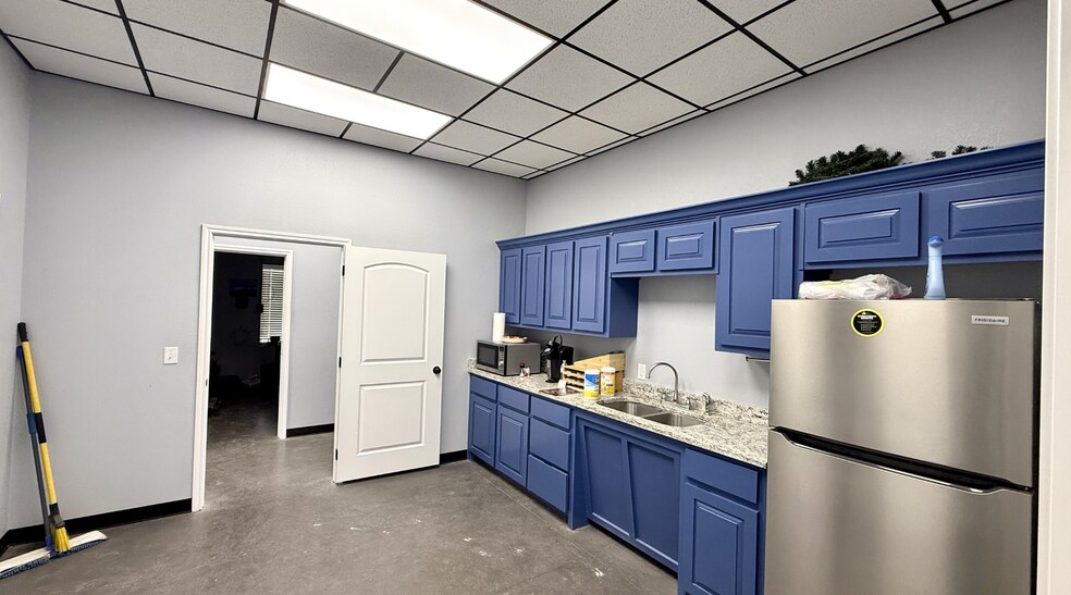 More Photos Of 2607 Holdridge Road, Midland Warehouse For Sale