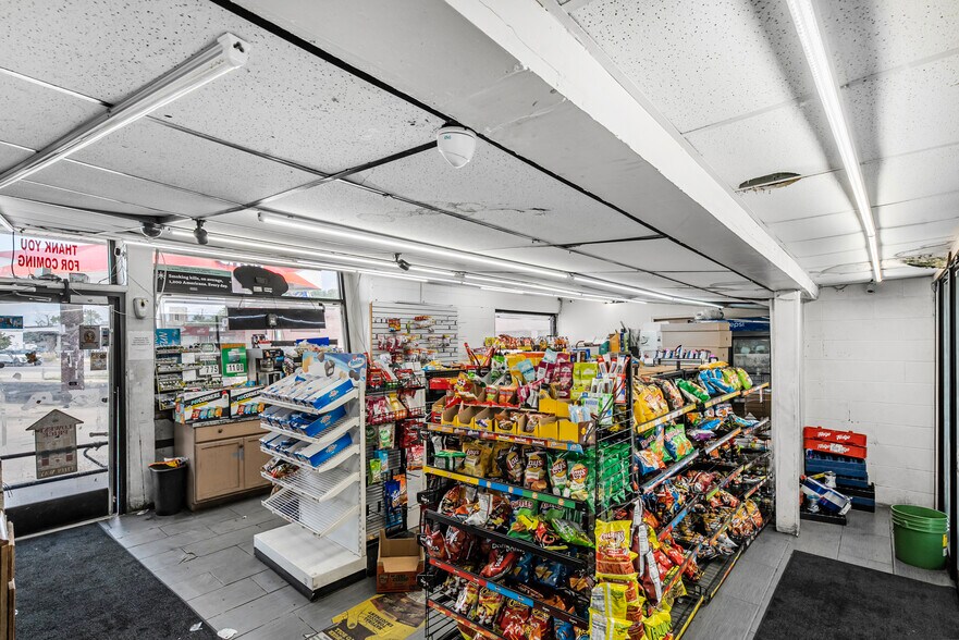 More Photos Of 17537 Grand River Ave, Detroit Service Station For Sale