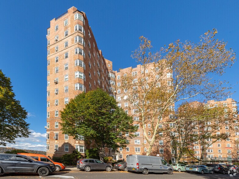 More Photos Of 120-180 Cabrini Blvd, New York Apartments For Sale