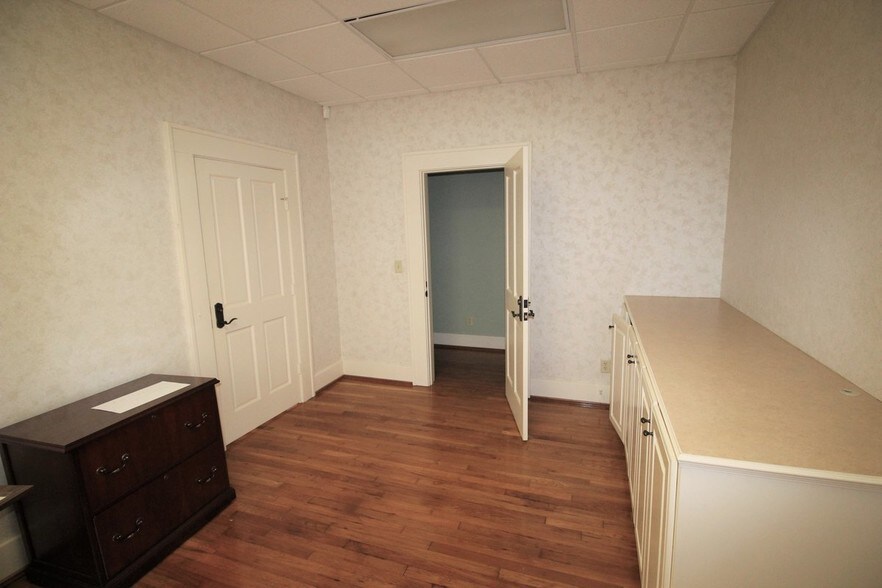 More Photos Of 950 3rd St, Natchitoches Office For Sale